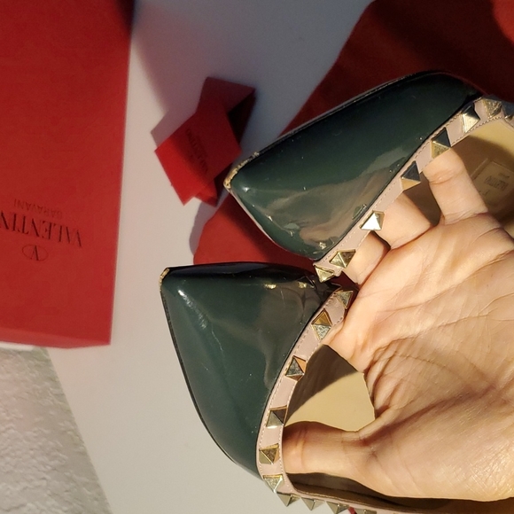 Sold - Picture 3 of 10